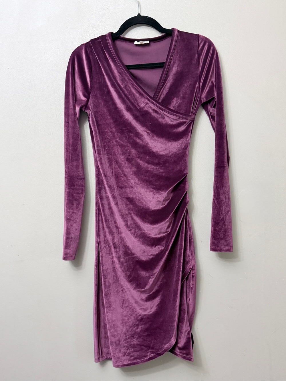 Wilfred Velvet Long Sleeve Wrap Dress in Plum